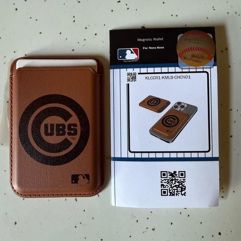 Cubs Magnetic Wallet Phone Accessory - Brown